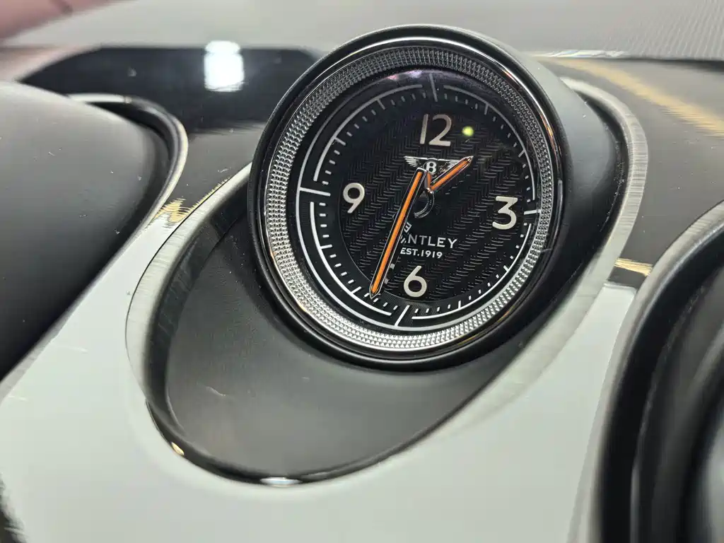 Bentley Bentayga — миниатюра 22