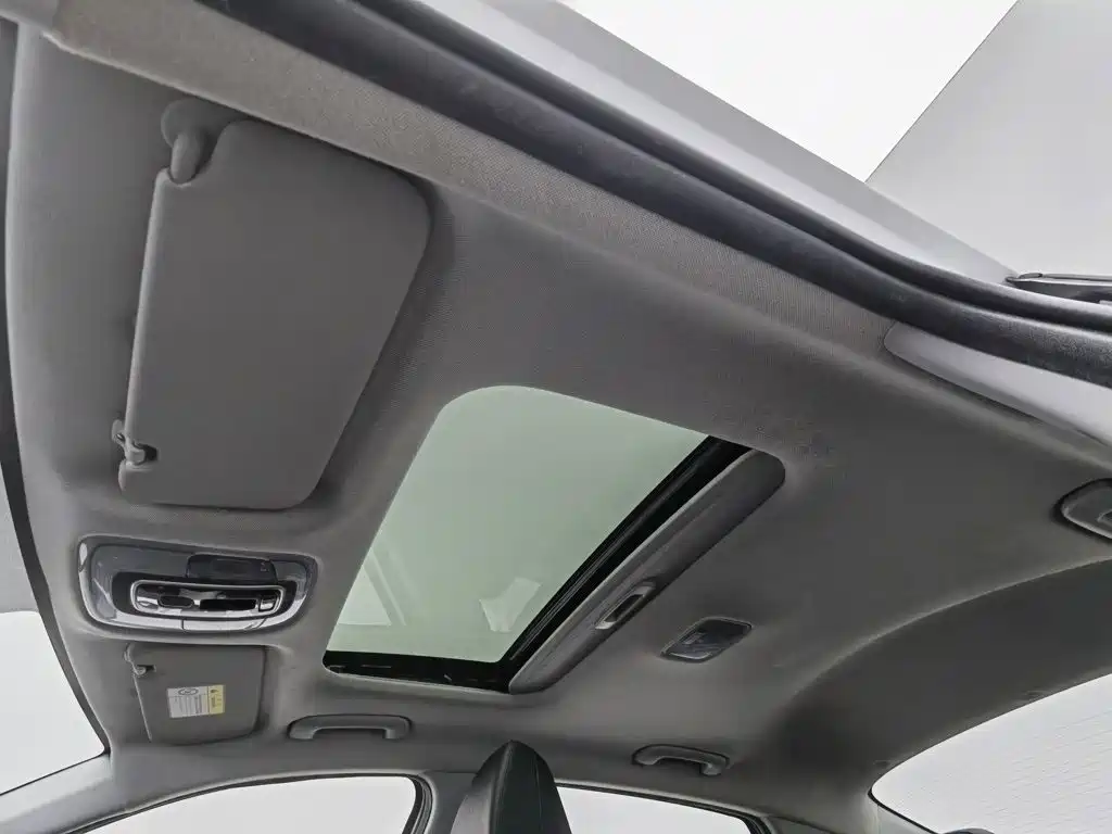 Hyundai Elantra — миниатюра 14