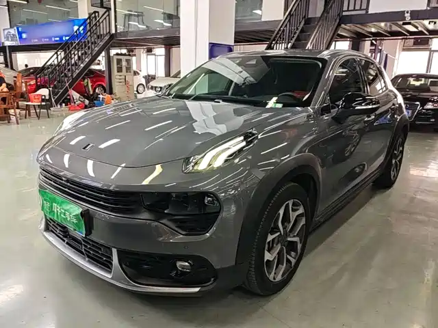 2019 Lynk & Co 02
