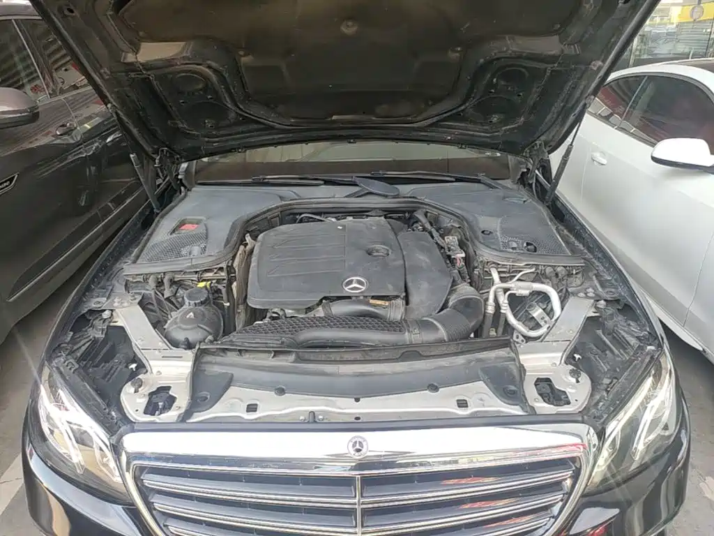 Mercedes-Benz E-Class — миниатюра 20