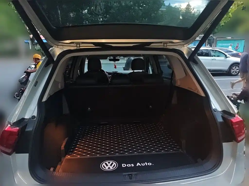 Volkswagen Tiguan L — миниатюра 15