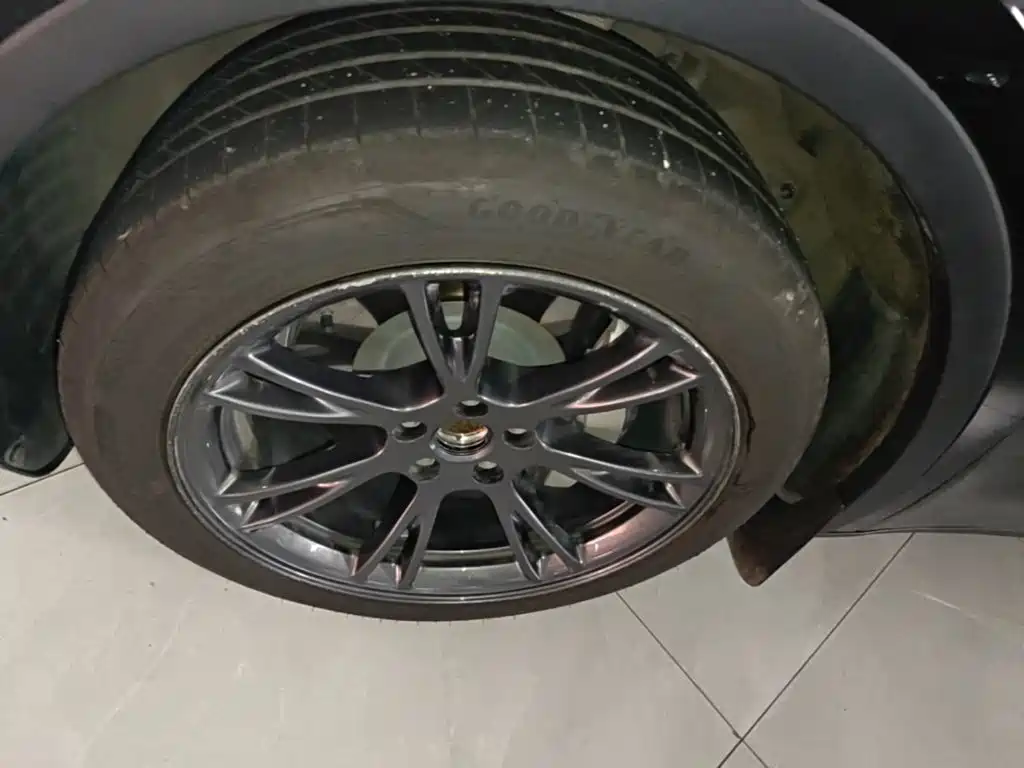 Tesla Model Y — миниатюра 23