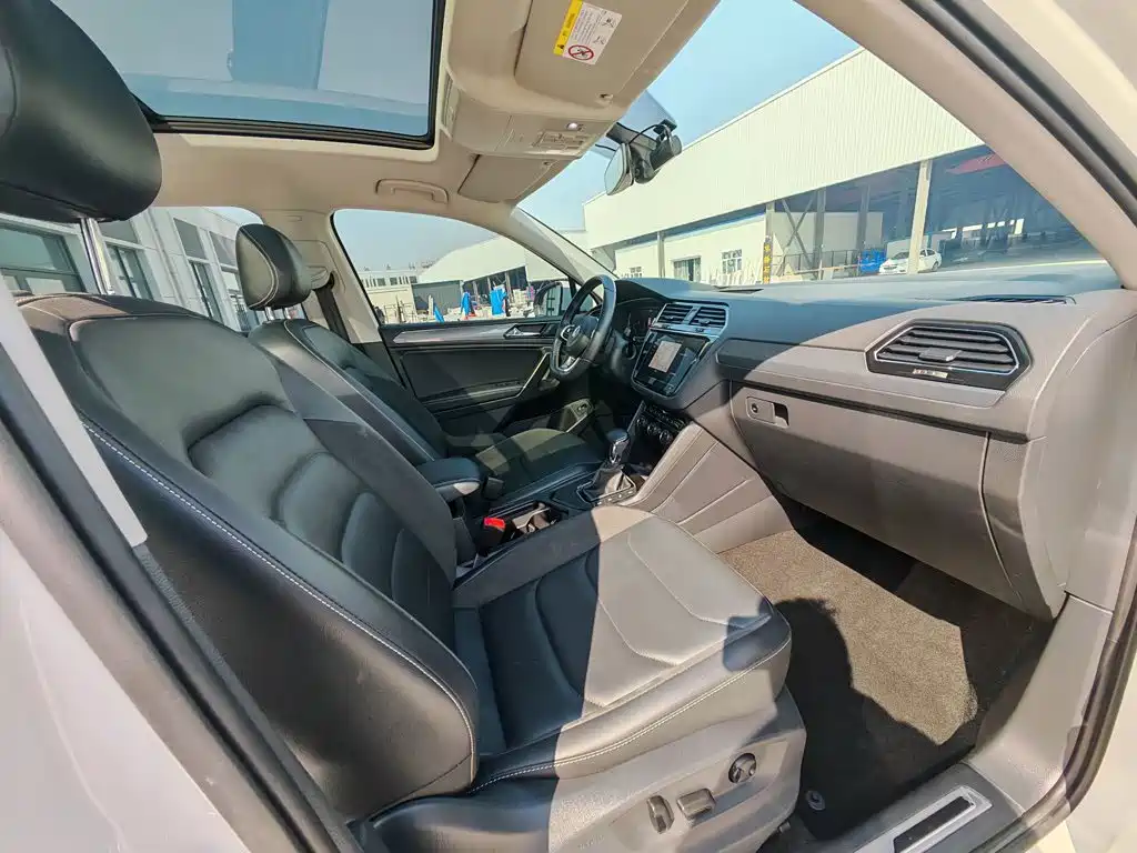 Volkswagen Tiguan L — миниатюра 16
