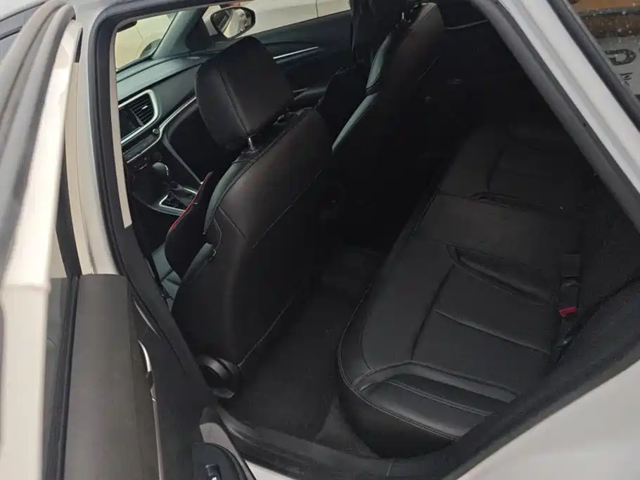 Buick Excelle — миниатюра 11