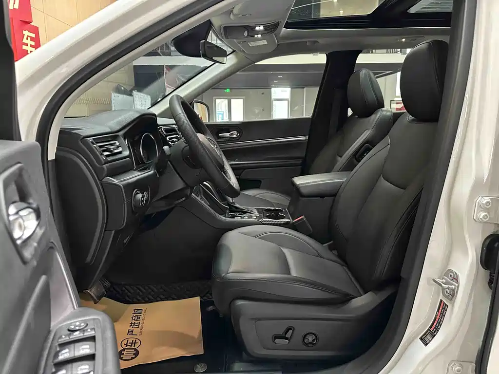Jeep Grand Commander — миниатюра 9