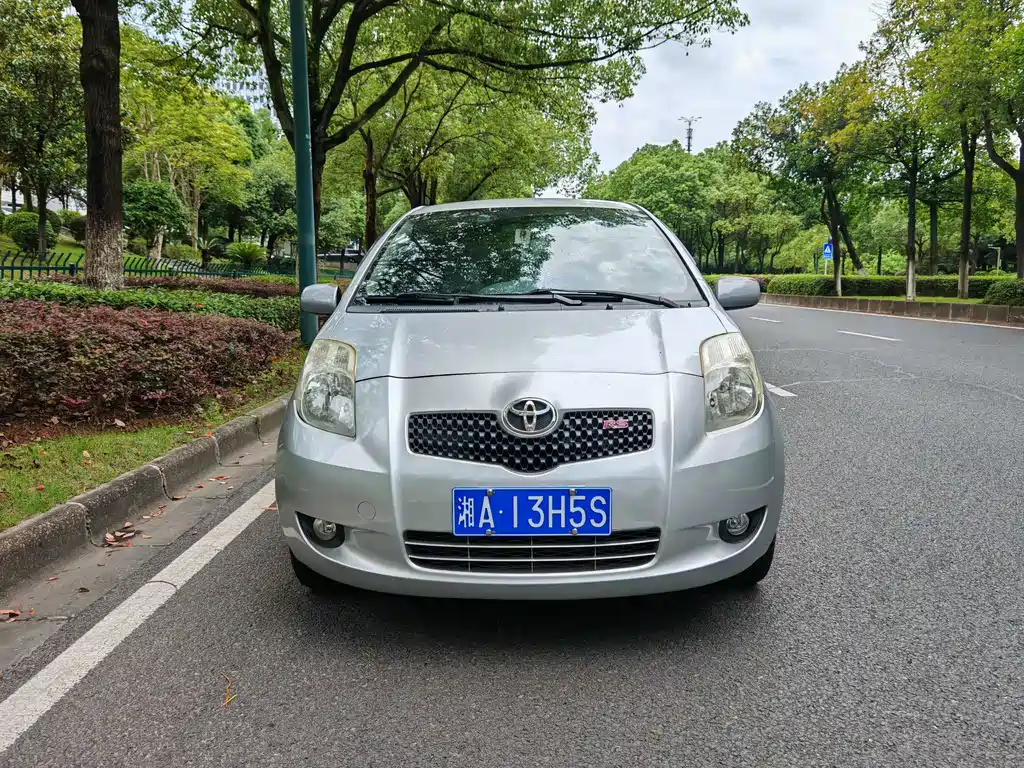 Toyota Yaris — миниатюра 2