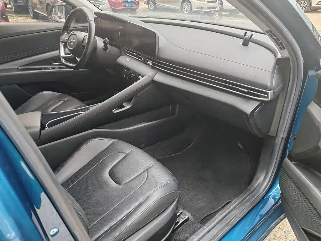 Hyundai Elantra — миниатюра 4