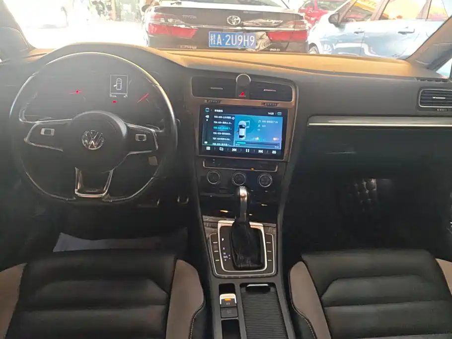 Volkswagen Golf — миниатюра 12