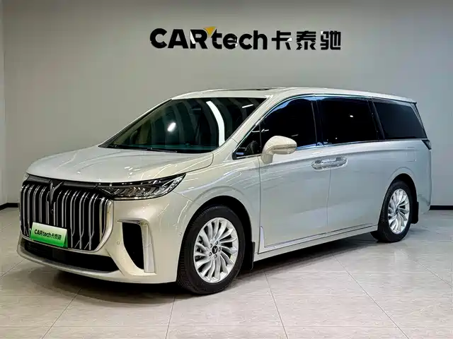 VOYAH LANTU DREAMER 2024