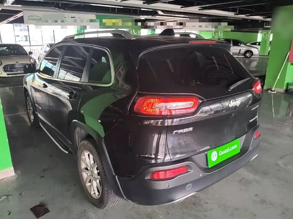 Jeep Cherokee — миниатюра 5