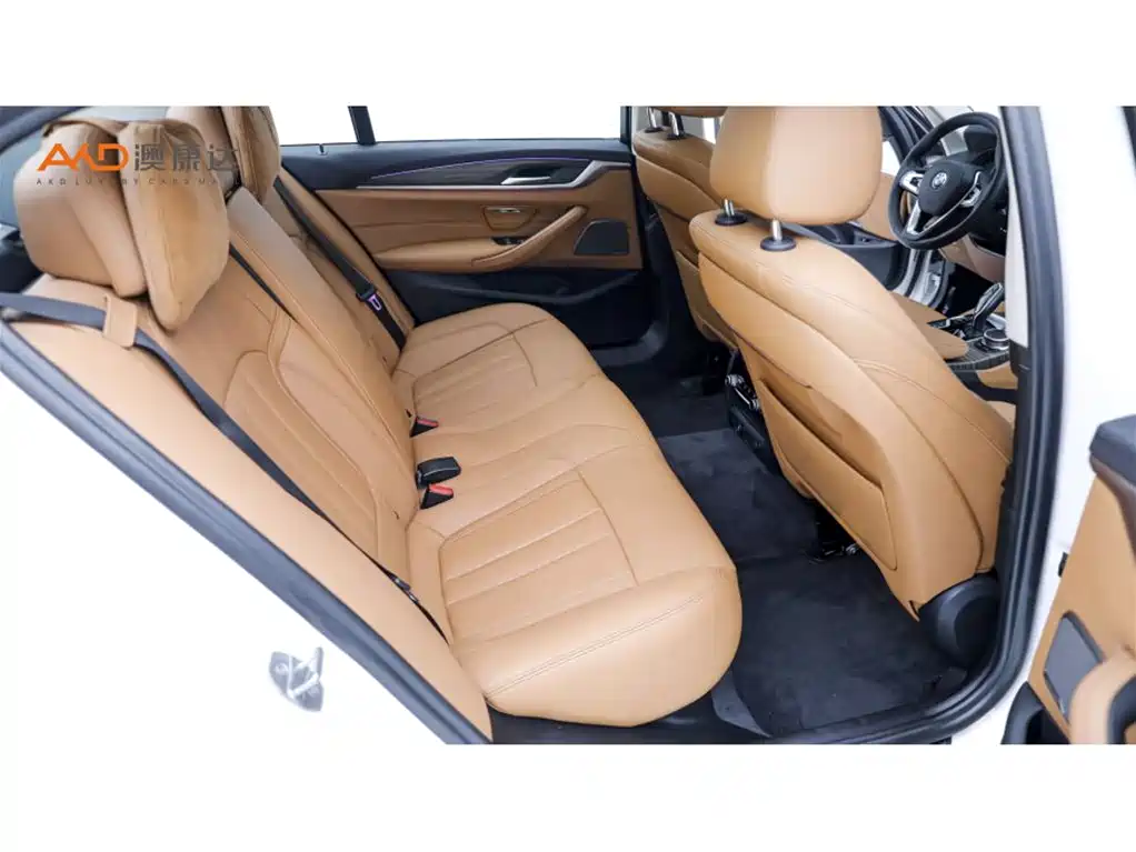 BMW 5 Series — миниатюра 8
