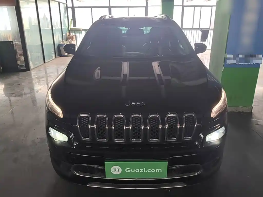 Jeep Cherokee — миниатюра 3
