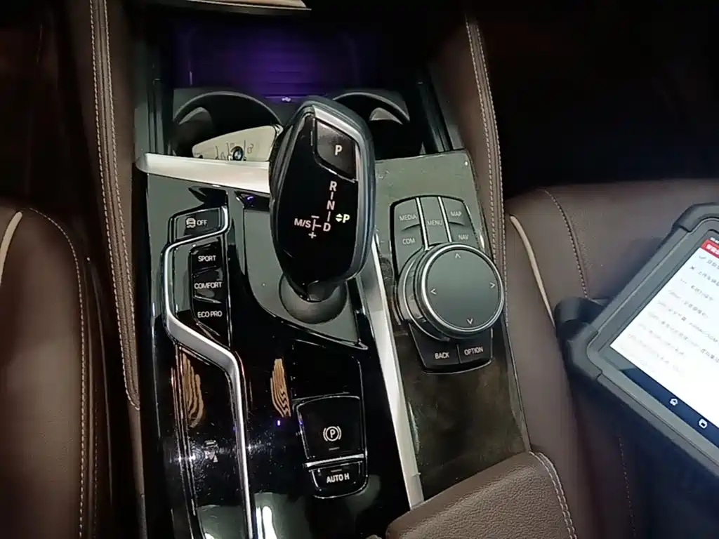 BMW 5 Series — миниатюра 14