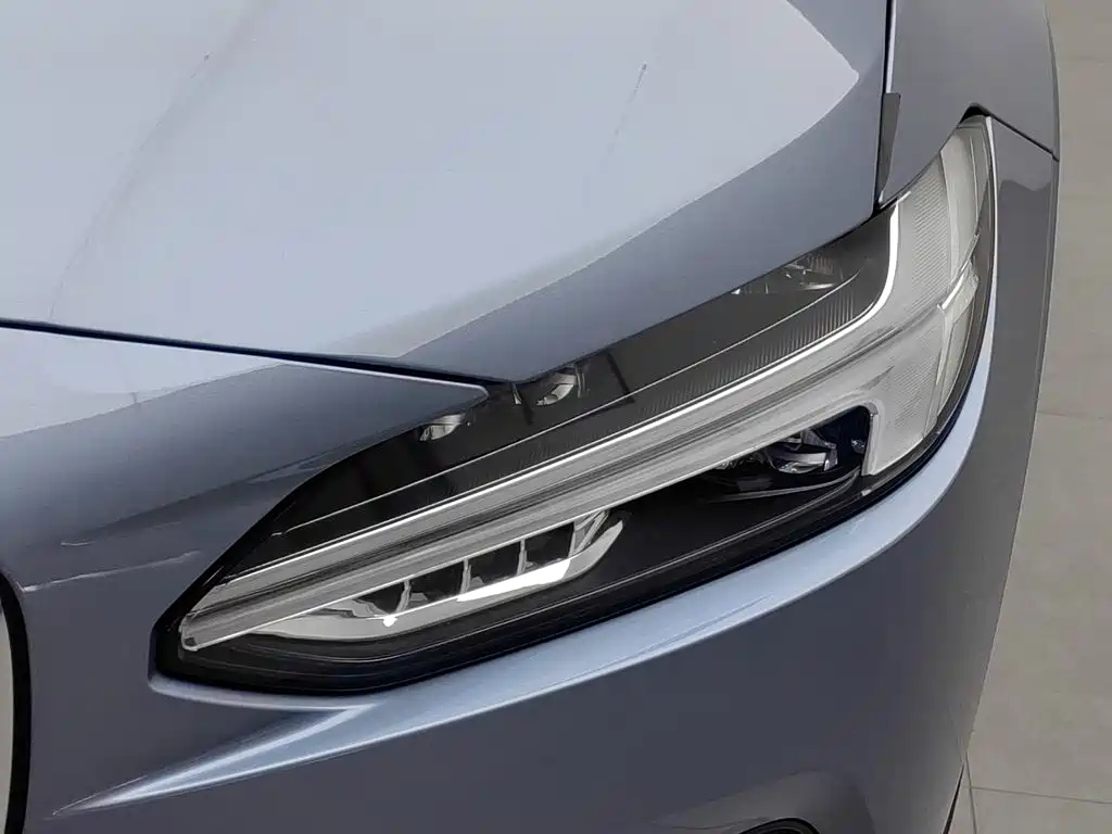 Volvo S90 — миниатюра 7