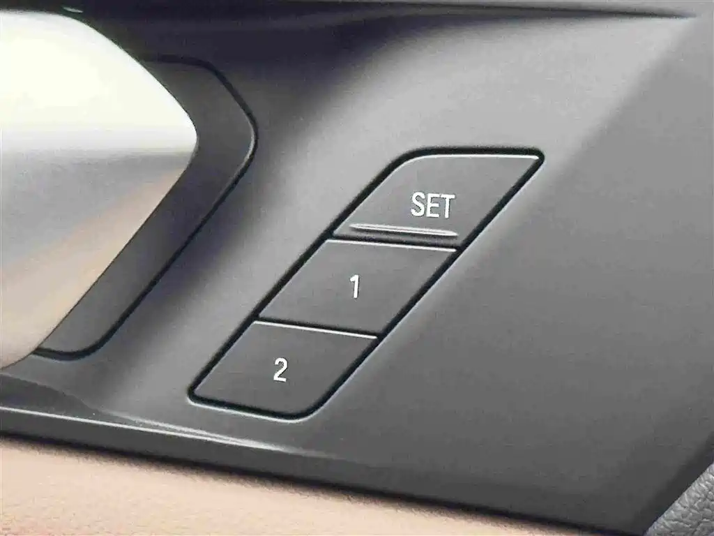 BMW X5 New Energy (Import) — миниатюра 18