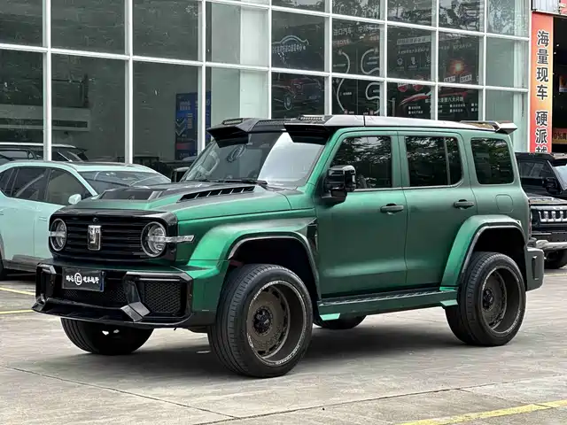 2023 TANK 300