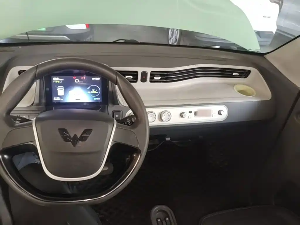 Wuling MINIEV — миниатюра 10