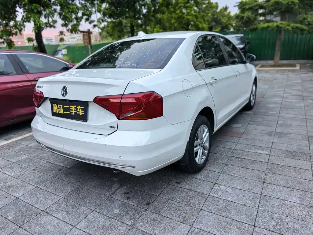 Volkswagen Jetta — миниатюра 12