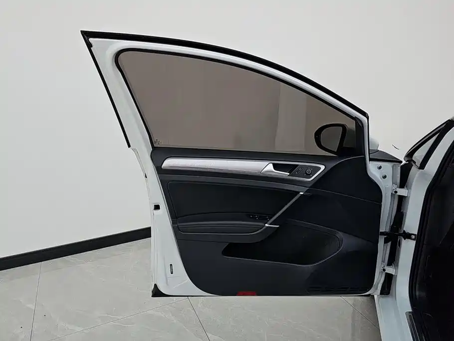 Volkswagen Golf — миниатюра 7