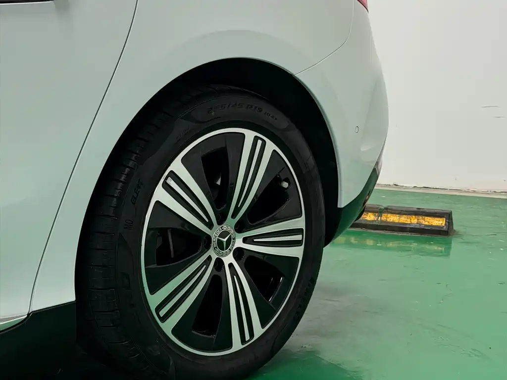Mercedes-Benz EQE — миниатюра 9