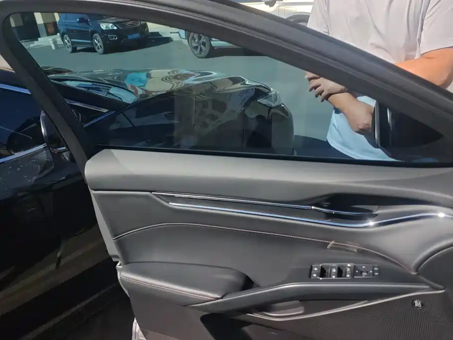 Ford Mondeo — миниатюра 9