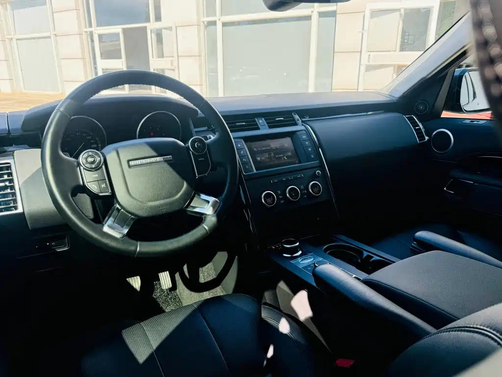 Land Rover Discovery — миниатюра 10