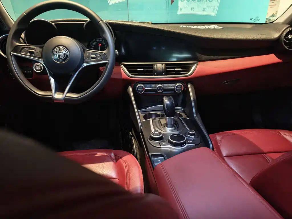 Alfa Romeo Giulia — миниатюра 10