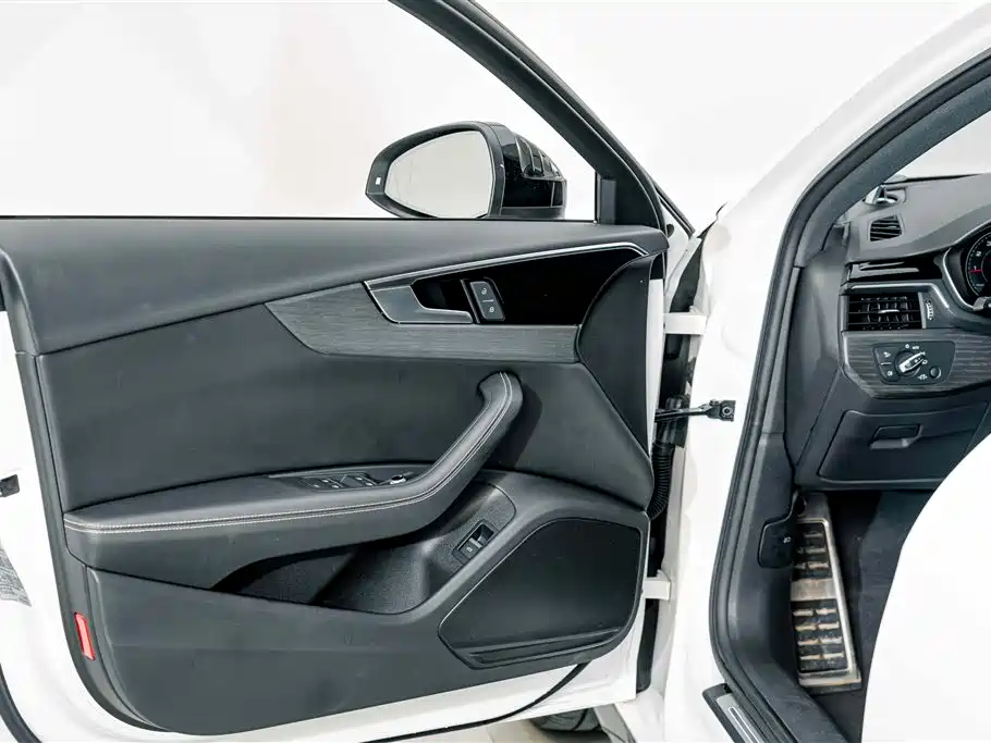 Audi A4L — миниатюра 15