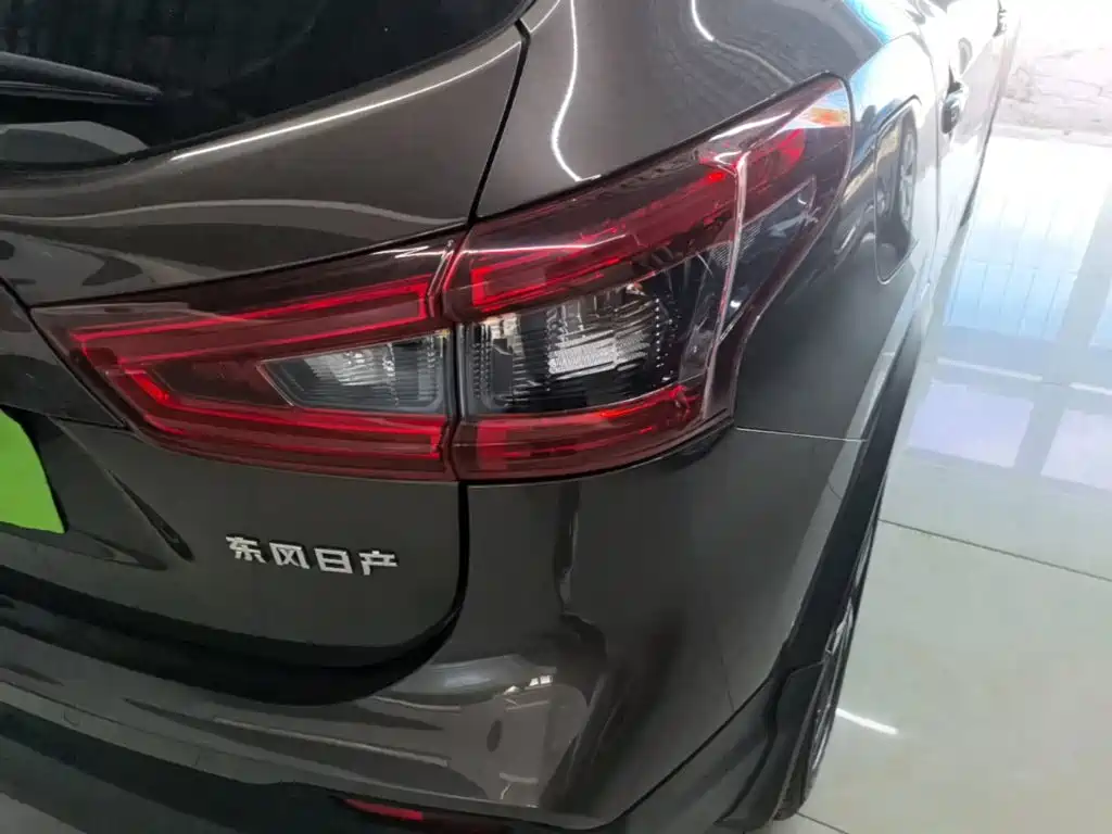 Nissan Qashqai — миниатюра 8