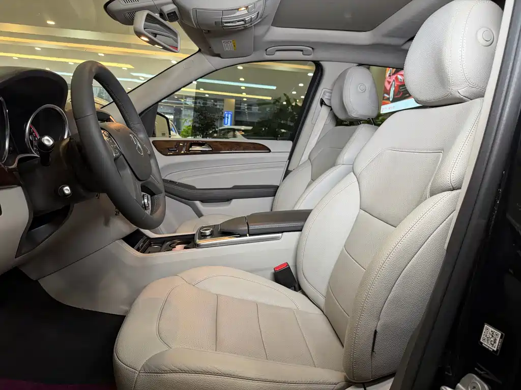 Mercedes-Benz M-Class — миниатюра 9