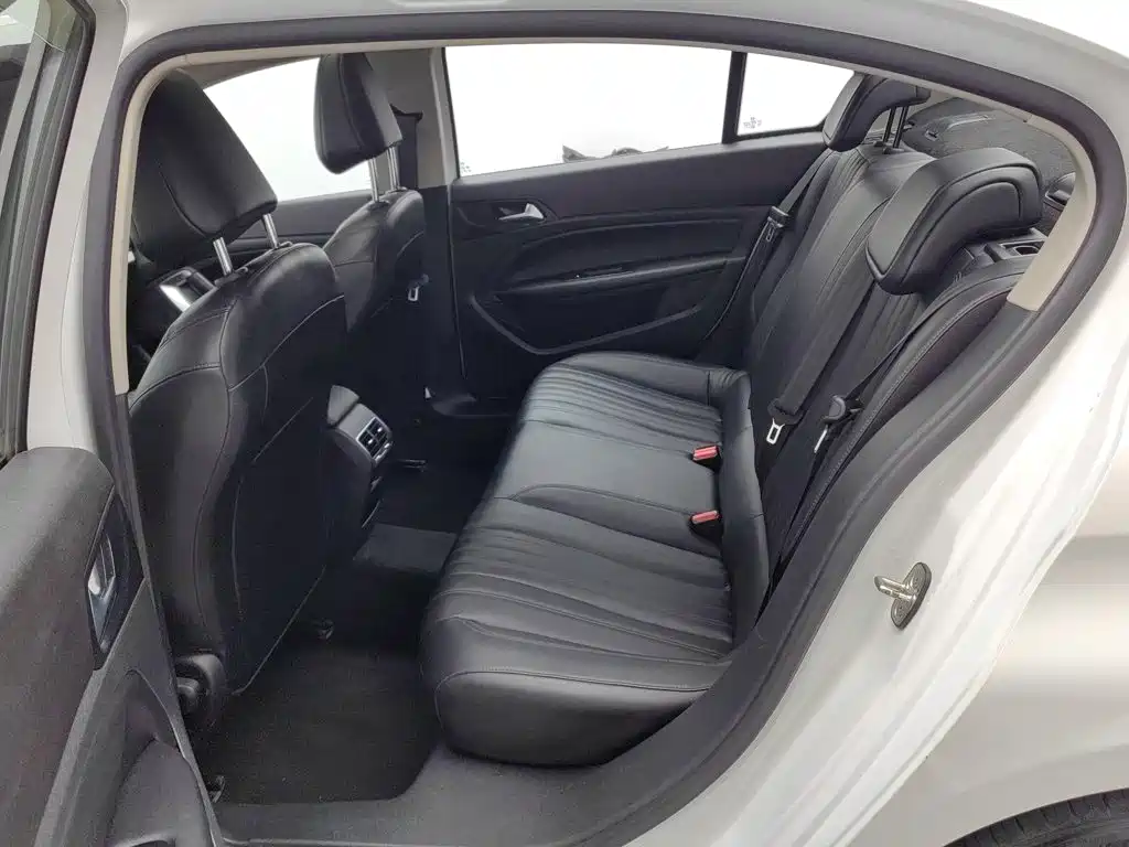Peugeot 408 — миниатюра 15