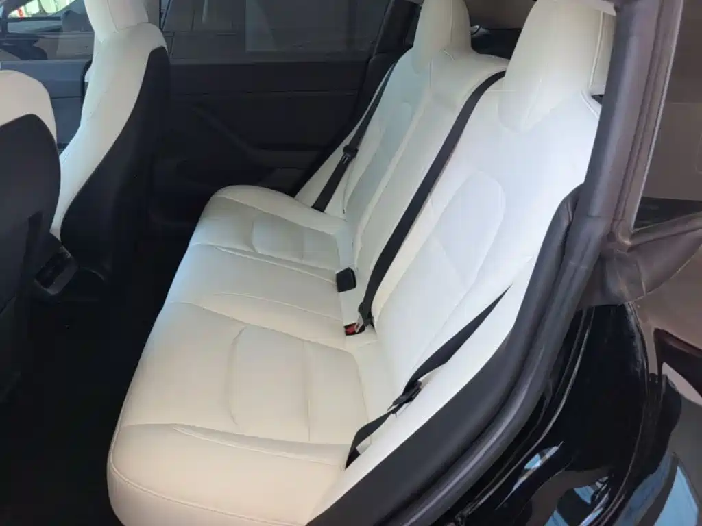 Tesla Model 3 — миниатюра 17