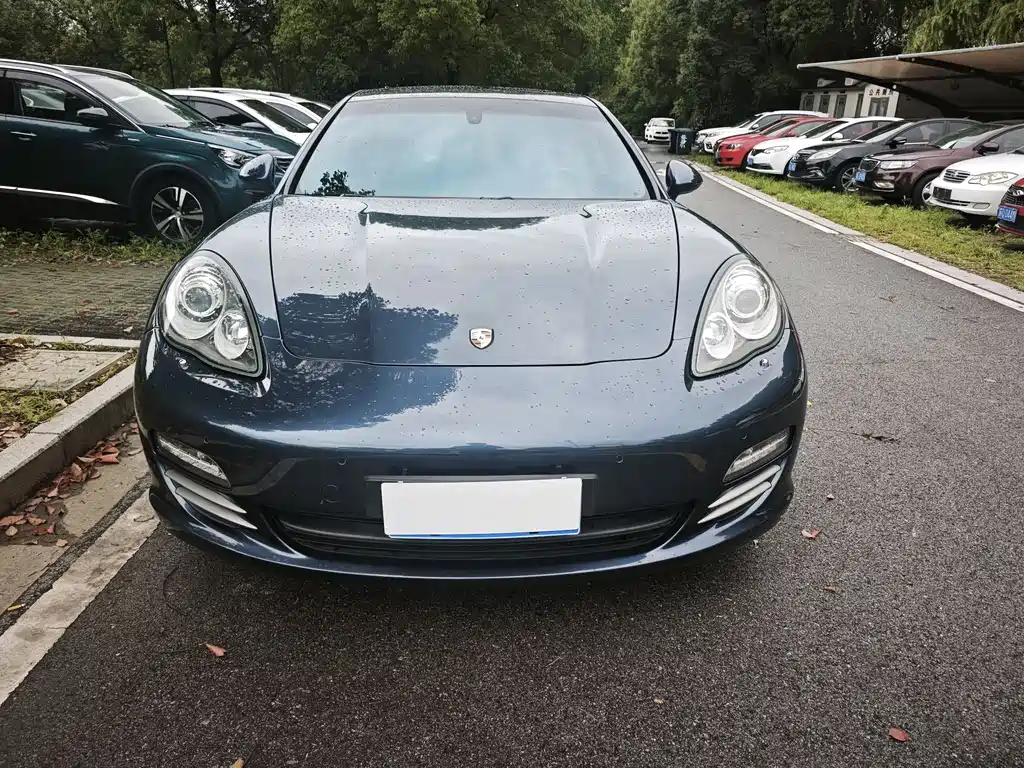 Porsche Panamera 2010 Panamera 4 3.6L