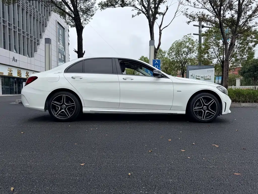 Mercedes-Benz C-Class — миниатюра 4