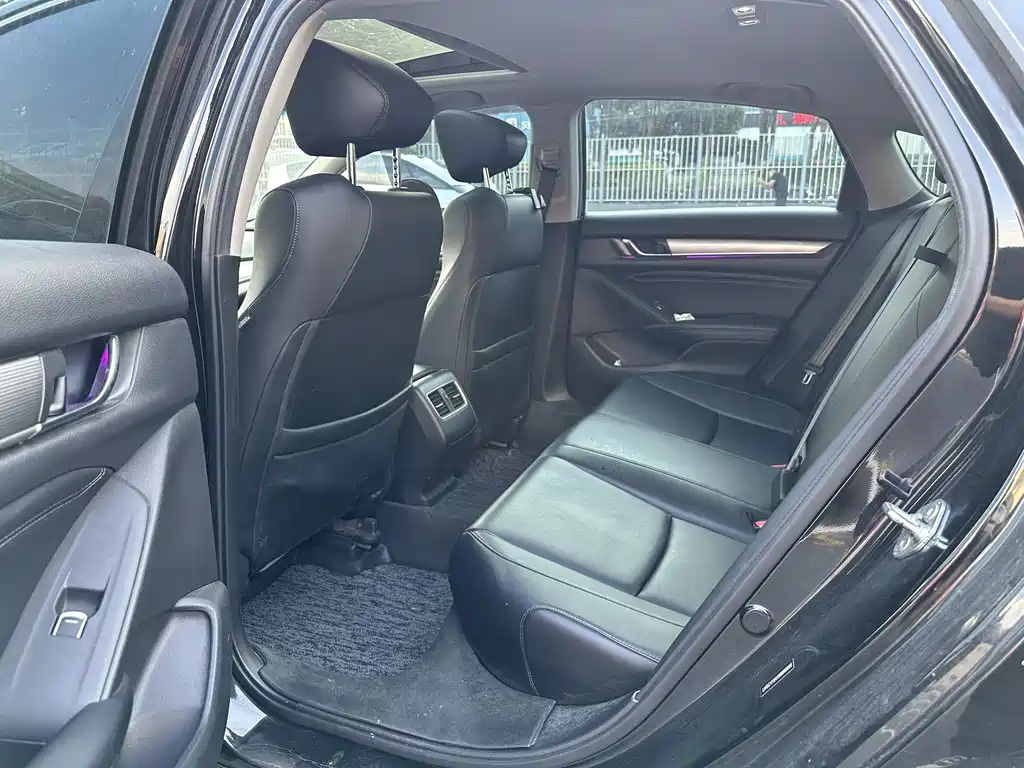 Honda Accord — миниатюра 16