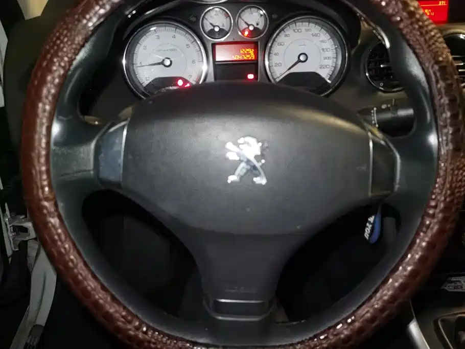 Peugeot 408 — миниатюра 15