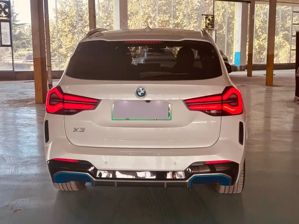BMW iX3 — миниатюра 5