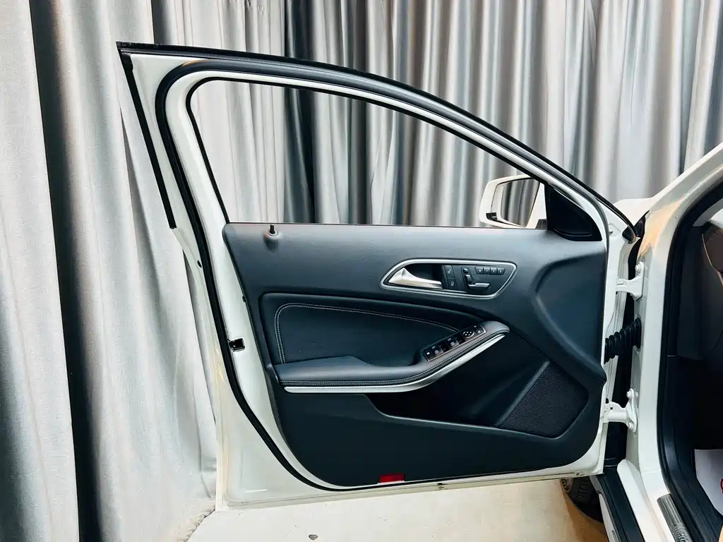 Mercedes-Benz GLA 2015 GLA 200 Fashion