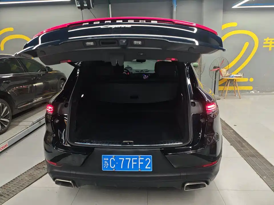 Porsche Cayenne — миниатюра 10