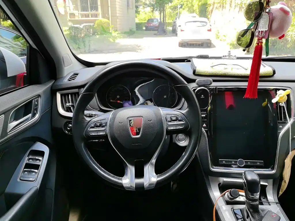 Roewe RX5 — миниатюра 6