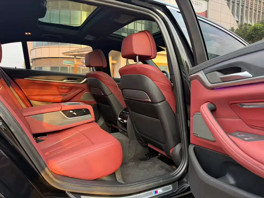 BMW 5 Series — миниатюра 14
