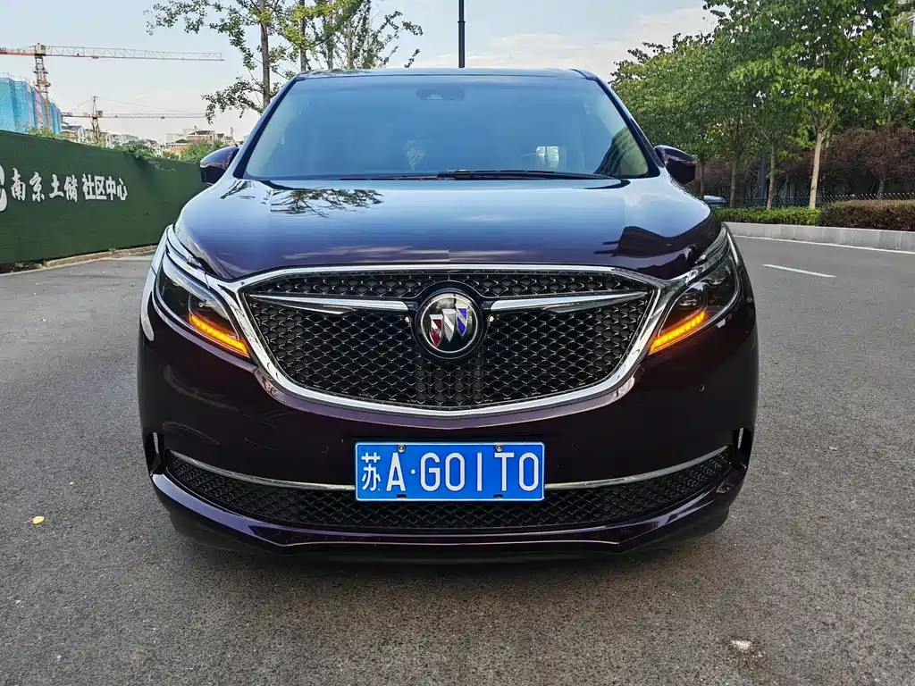 Buick GL8 — миниатюра 2