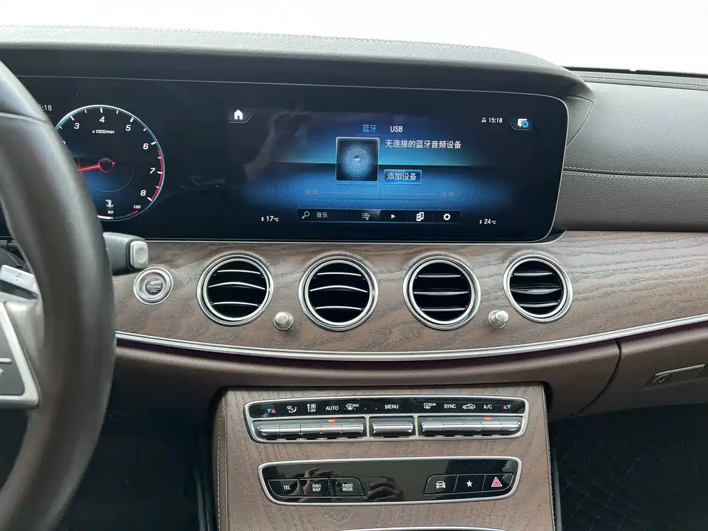 Mercedes-Benz E-Class — миниатюра 8