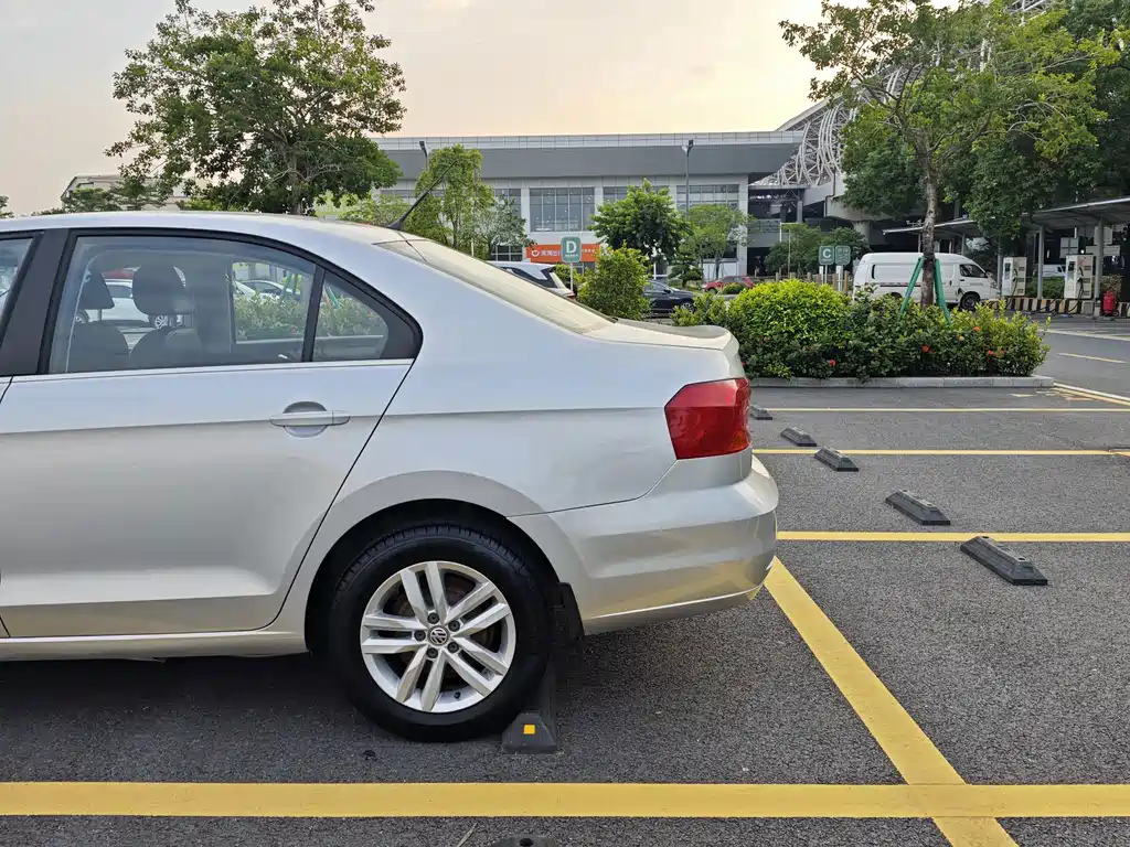 Volkswagen Jetta — миниатюра 20