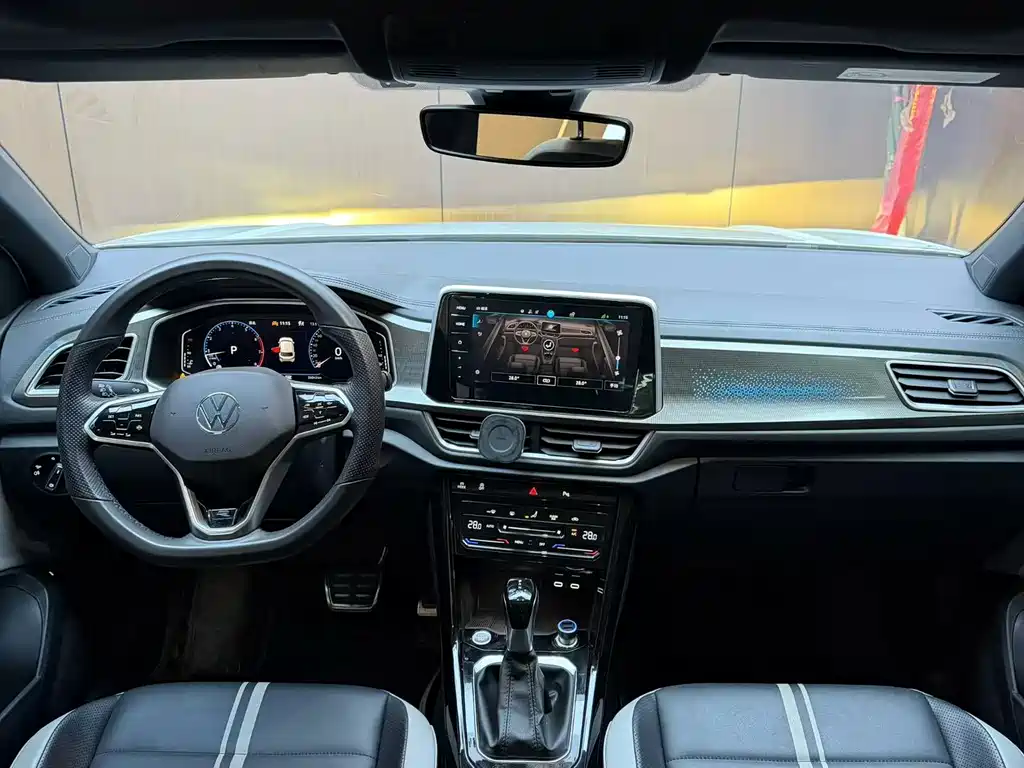 Volkswagen T-Roc — миниатюра 8
