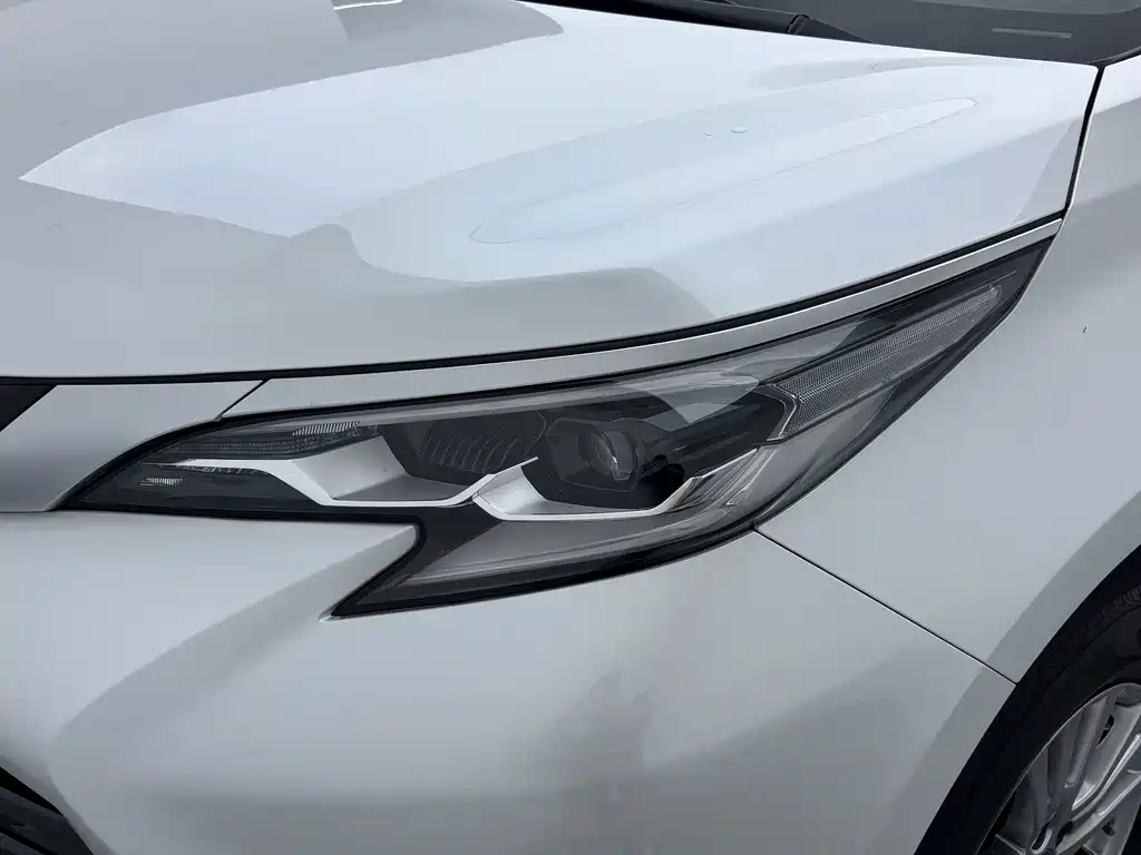 Toyota Sienna — миниатюра 9