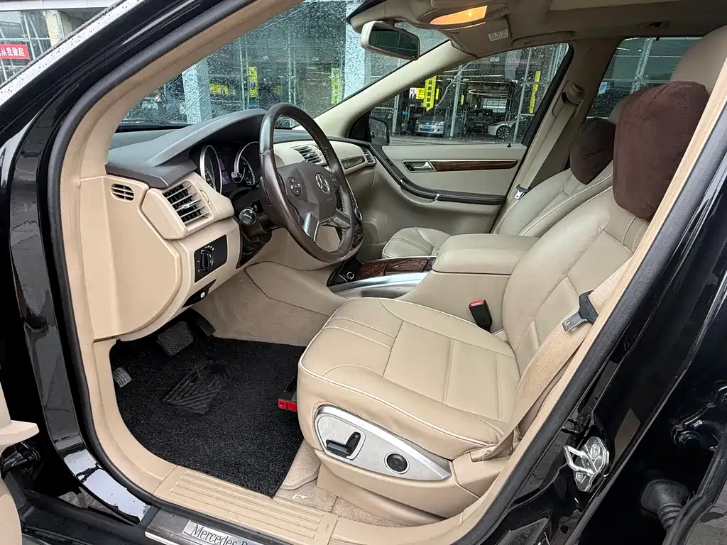 Mercedes-Benz R 2011 R 300 L Luxury