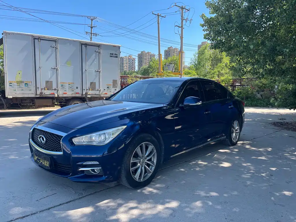 Купить Infiniti Q50L