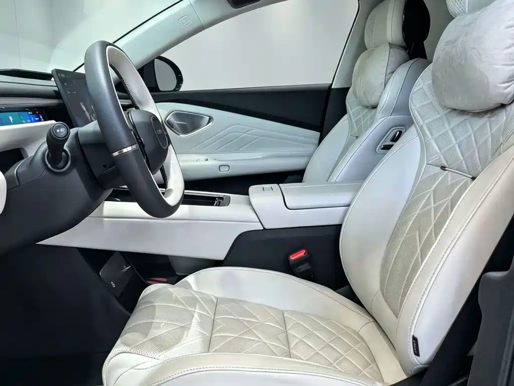 Lynk & Co 10 — миниатюра 5