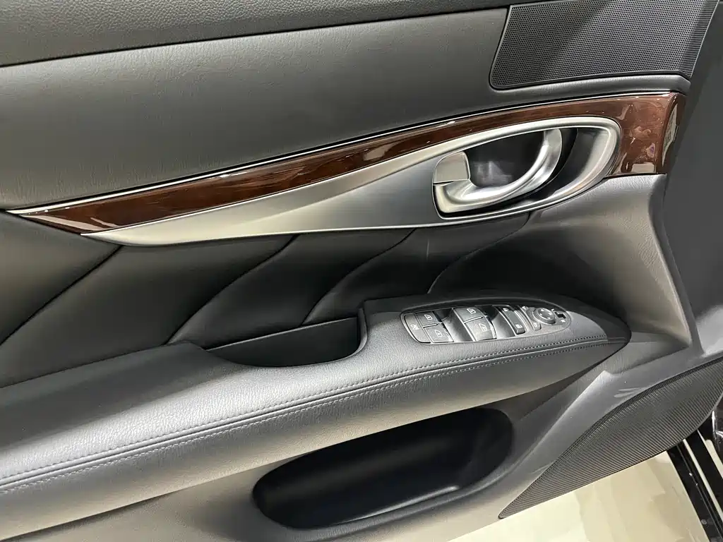 Infiniti Q70 2017 Q70L 2.5L Enjoy
